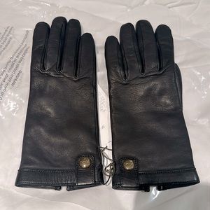 Sold ❤️ BNWT Longchamp leather gloves 💯 authentic